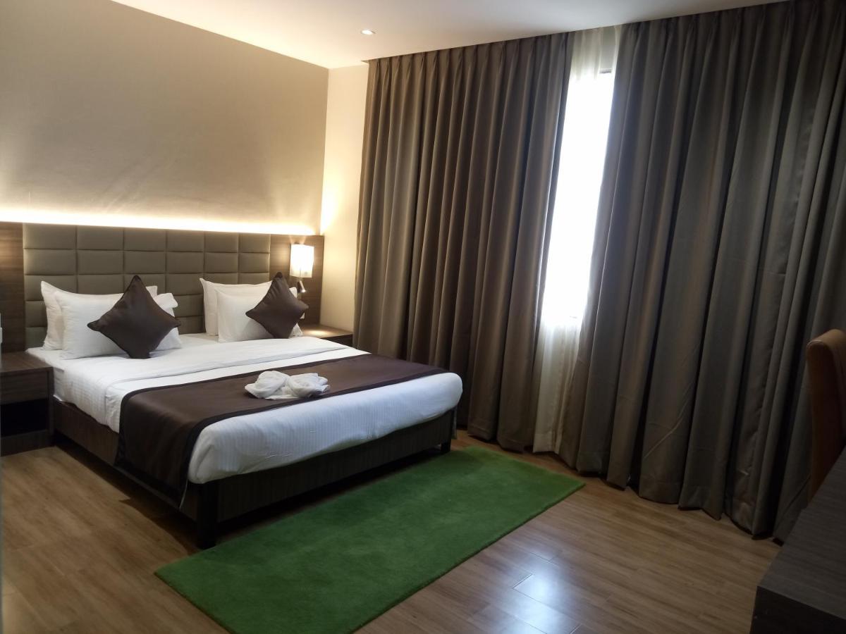 Hotel Lynq Aero Kalkata Exteriér fotografie